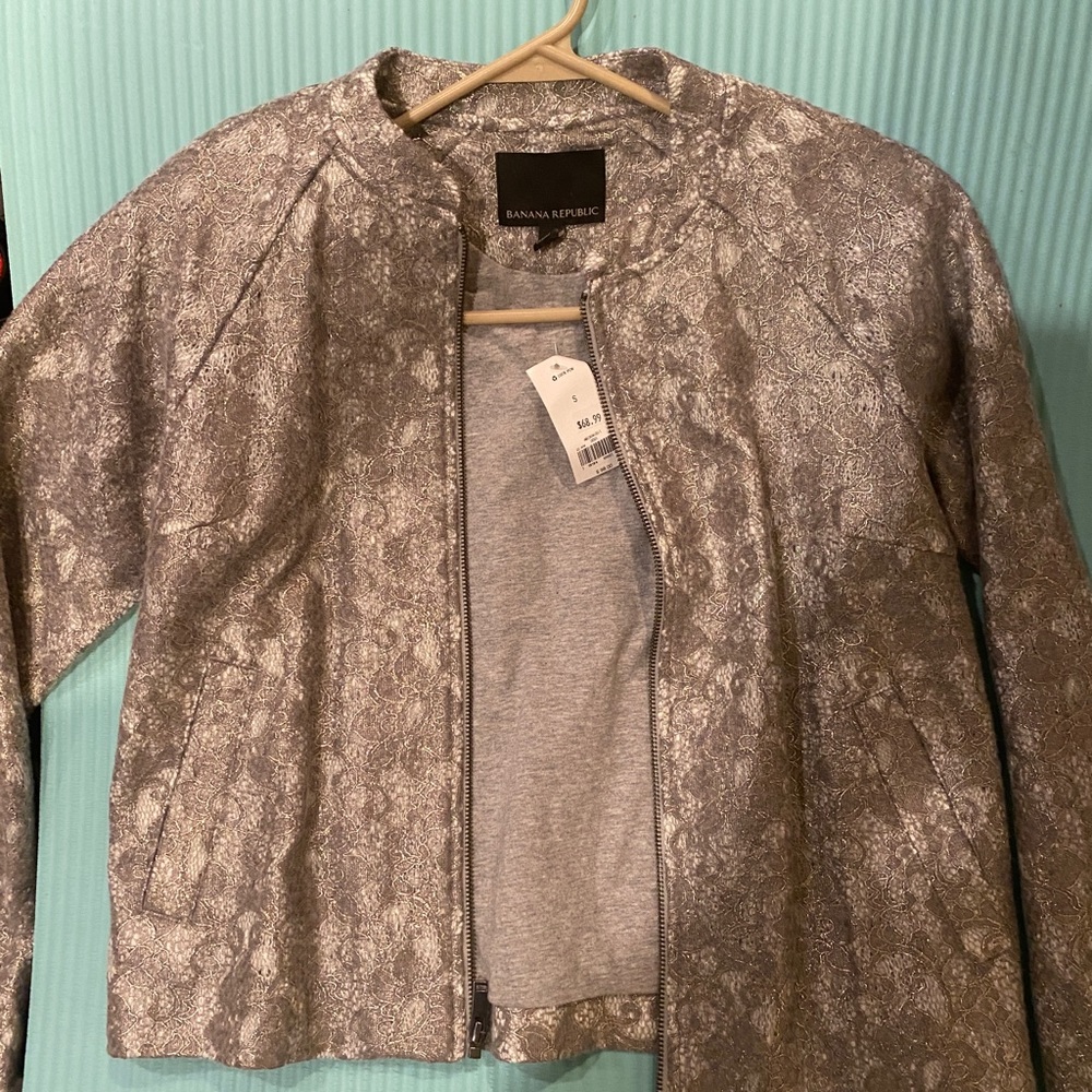 Banana rep coat -gold /silver with subtle floral